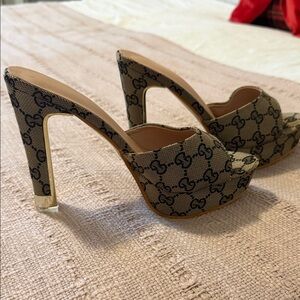 Gucci Beige Monogram Heels